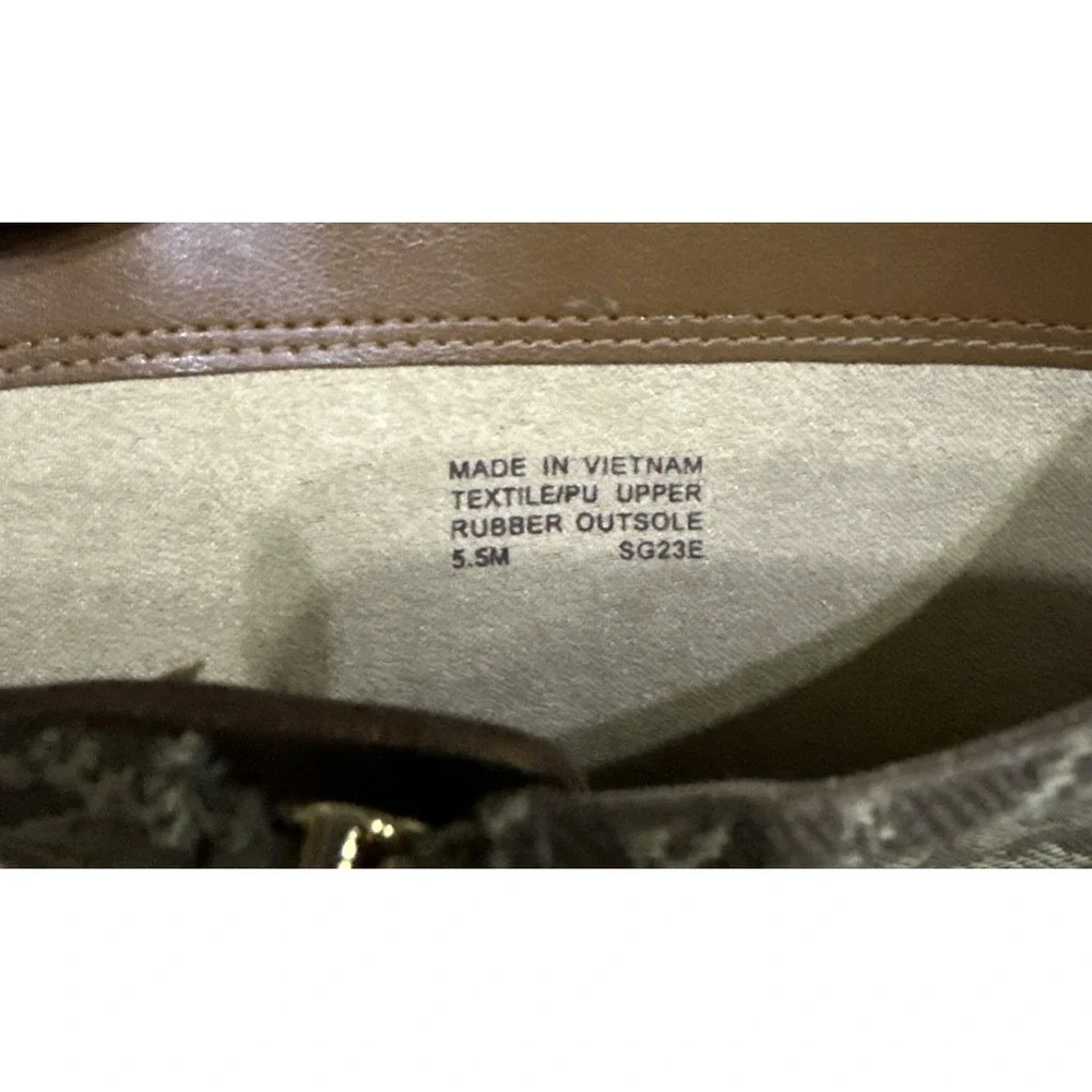 Women Michael Kors Boots - Size 5 New